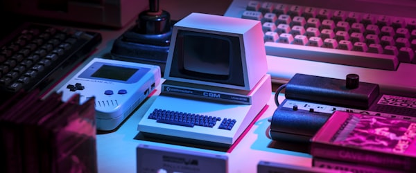 游戏角色设计过程展示 - 从草图到上色的完整工作流程